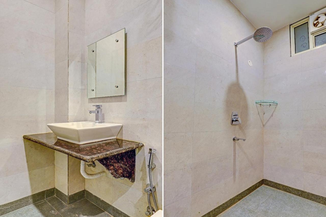 Collection O Hotel Aditya Palace Near Leisure Valley Park Gurgaon Bagian luar foto