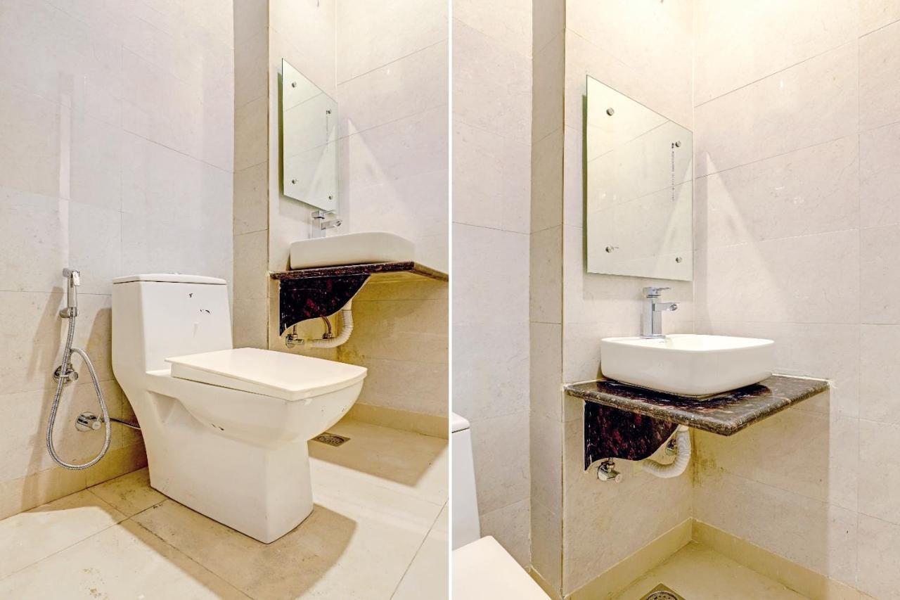 Collection O Hotel Aditya Palace Near Leisure Valley Park Gurgaon Bagian luar foto